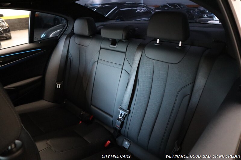 2023 BMW 530e - Photo 22 - Panorama City, CA 91402