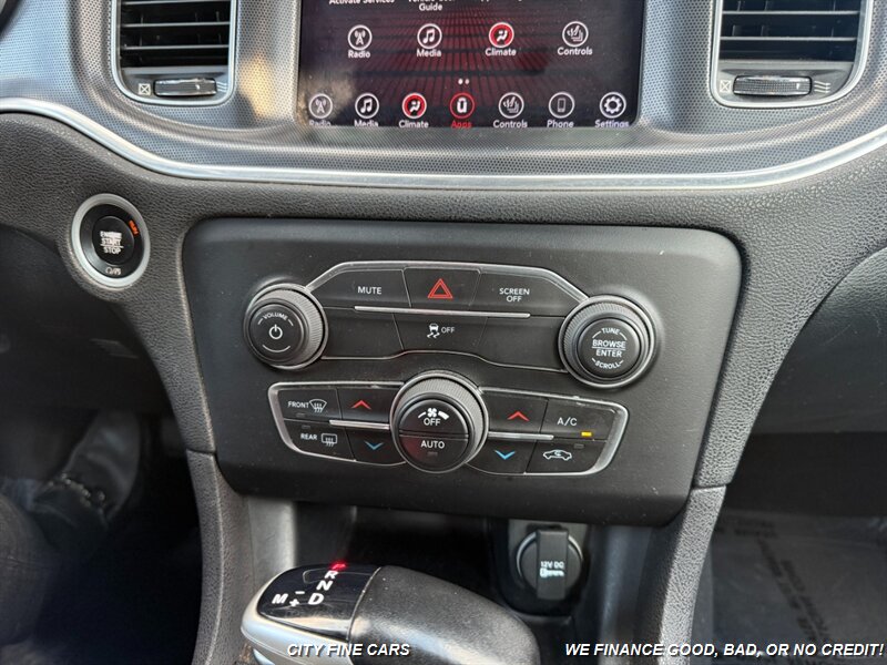 2017 Dodge Charger SXT   - Photo 14 - Panorama City, CA 91402