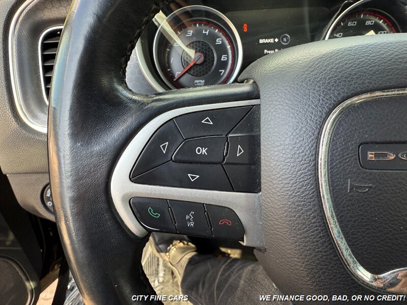 2017 Dodge Charger SXT   - Photo 9 - Panorama City, CA 91402