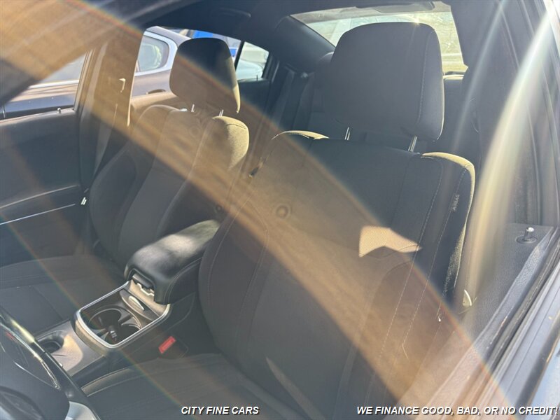 2017 Dodge Charger SXT   - Photo 17 - Panorama City, CA 91402