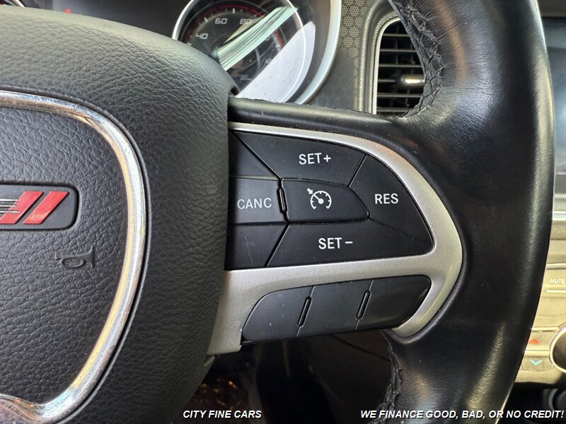 2017 Dodge Charger SXT   - Photo 11 - Panorama City, CA 91402