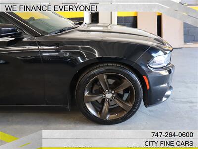2017 Dodge Charger SXT   - Photo 12 - Panorama City, CA 91402