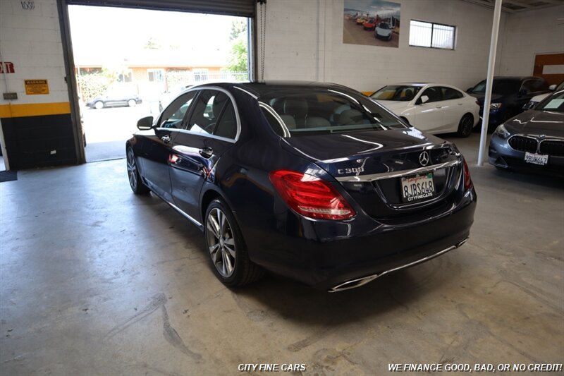 2015 Mercedes-Benz C 300 4MATIC - Photo 6 - Panorama City, CA 91402