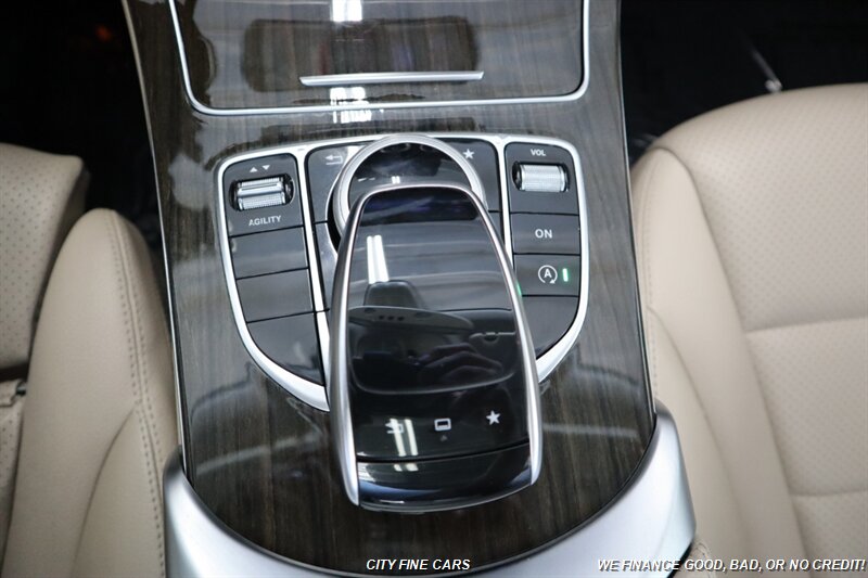 2015 Mercedes-Benz C 300 4MATIC - Photo 21 - Panorama City, CA 91402