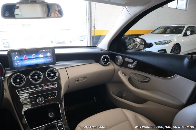 2015 Mercedes-Benz C 300 4MATIC - Photo 14 - Panorama City, CA 91402