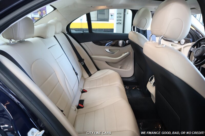 2015 Mercedes-Benz C 300 4MATIC - Photo 29 - Panorama City, CA 91402