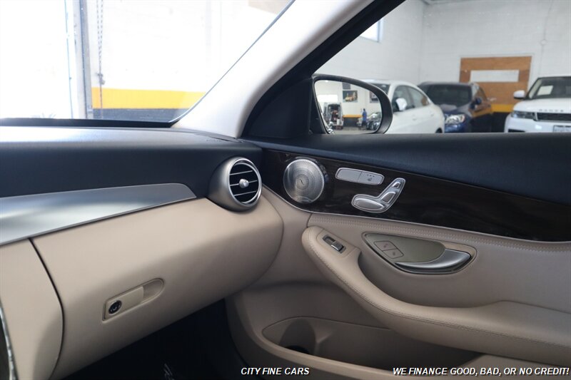 2015 Mercedes-Benz C 300 4MATIC - Photo 22 - Panorama City, CA 91402