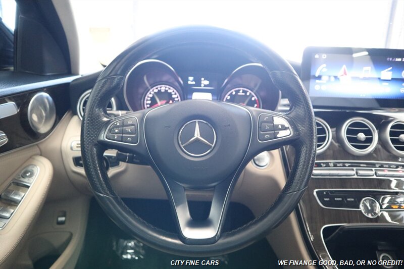2015 Mercedes-Benz C 300 4MATIC - Photo 16 - Panorama City, CA 91402