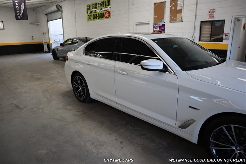 2023 BMW 5 Series 530e - Photo 11 - Panorama City, CA 91402
