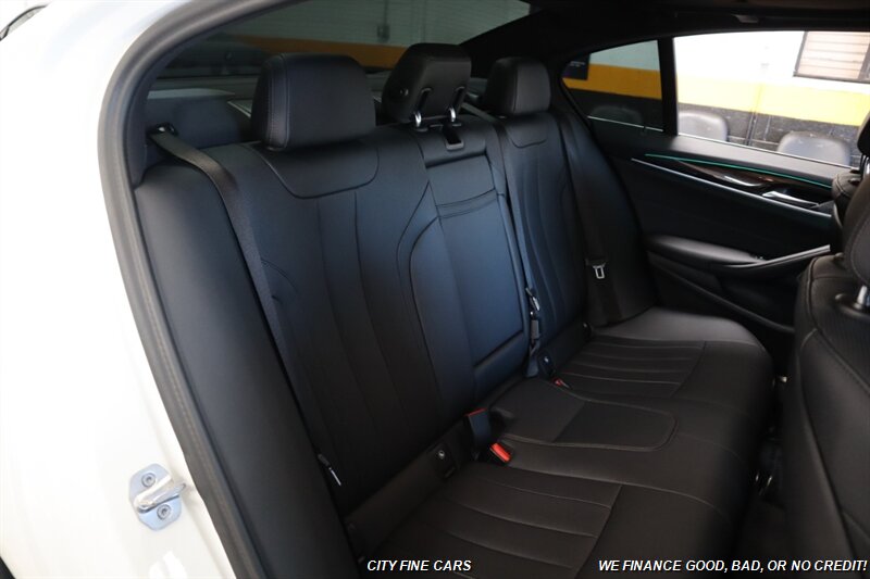 2023 BMW 5 Series 530e - Photo 28 - Panorama City, CA 91402
