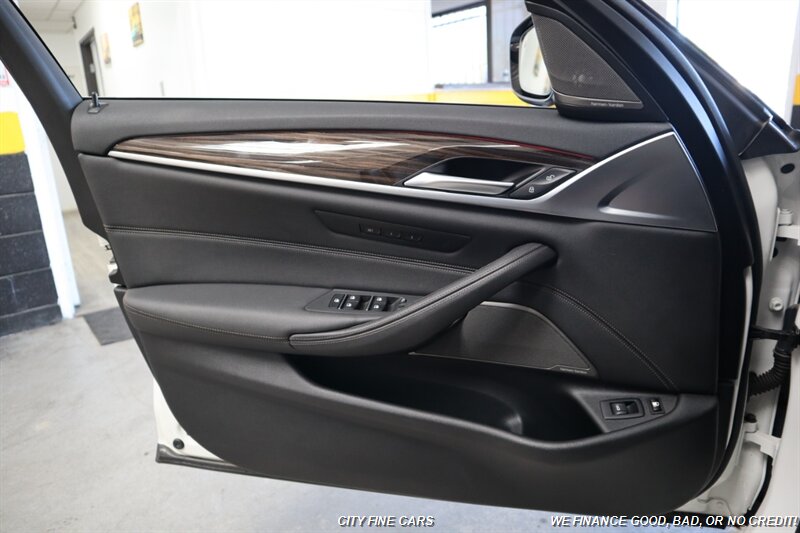 2023 BMW 5 Series 530e - Photo 22 - Panorama City, CA 91402