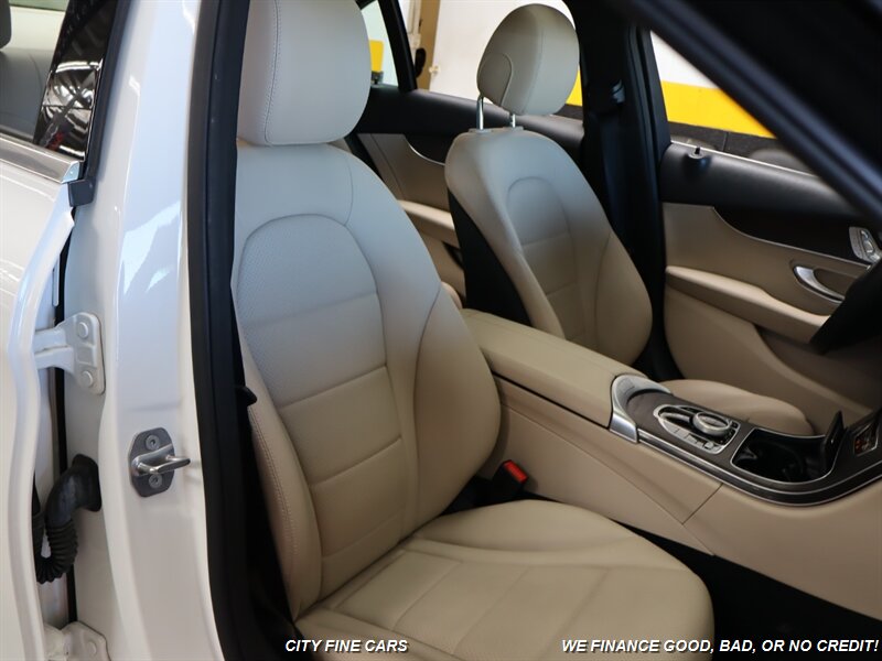 2018 Mercedes Benz C 350e photo 32