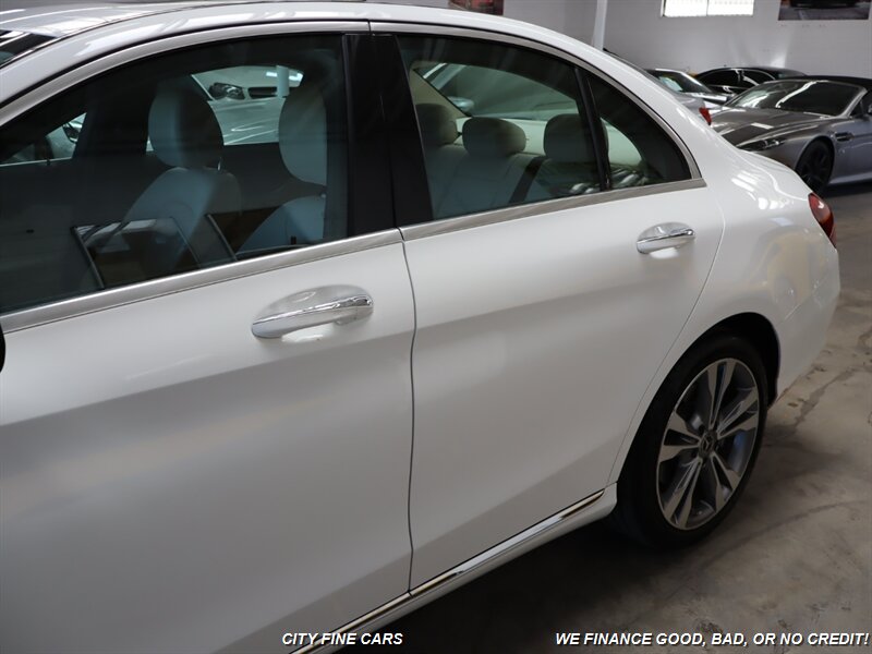 2018 Mercedes Benz C 350e photo 4