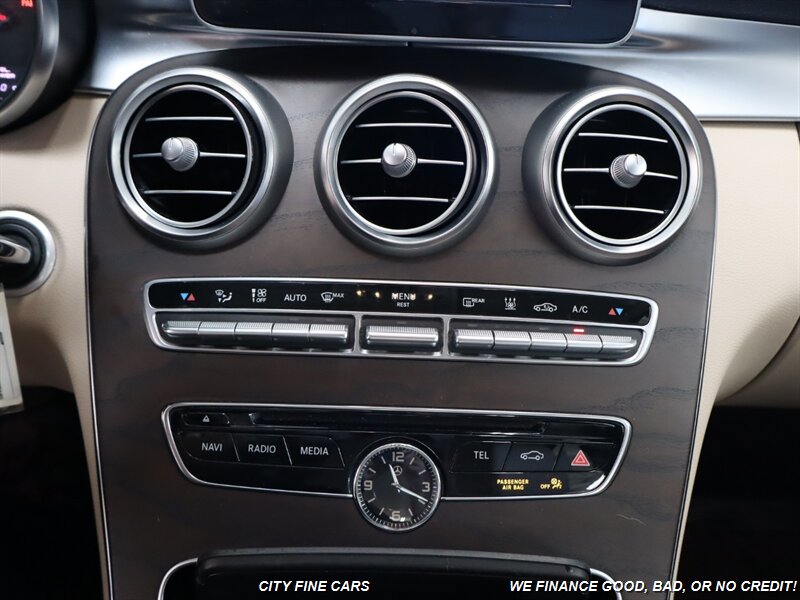 2018 Mercedes Benz C 350e photo 24