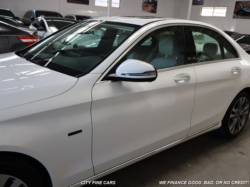 2018 Mercedes Benz C 350e photo 3