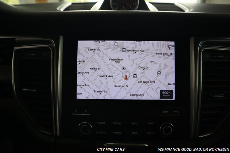 2018 Porsche Macan - Photo 20 - Panorama City, CA 91402