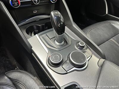 2017 Alfa Romeo Giulia   - Photo 26 - Panorama City, CA 91402