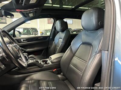 2019 Porsche Cayenne   - Photo 24 - Panorama City, CA 91402