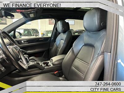 2019 Porsche Cayenne   - Photo 24 - Panorama City, CA 91402