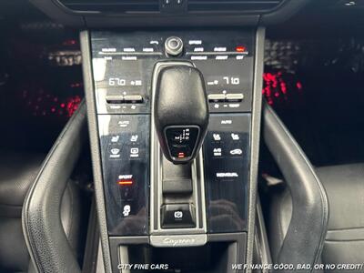 2019 Porsche Cayenne   - Photo 21 - Panorama City, CA 91402