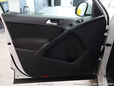2015 Volkswagen Tiguan R-Line 4Motion   - Photo 15 - Panorama City, CA 91402