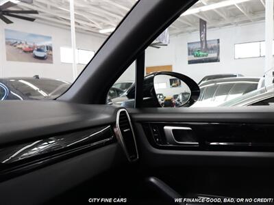 2019 Porsche Cayenne   - Photo 27 - Panorama City, CA 91402