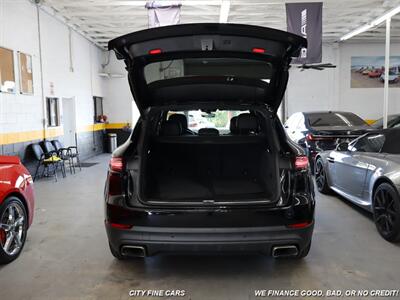 2019 Porsche Cayenne   - Photo 31 - Panorama City, CA 91402
