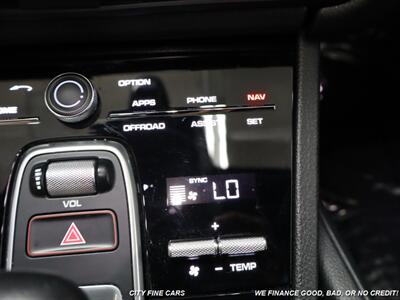 2019 Porsche Cayenne   - Photo 23 - Panorama City, CA 91402