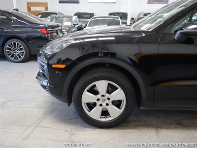 2019 Porsche Cayenne   - Photo 3 - Panorama City, CA 91402