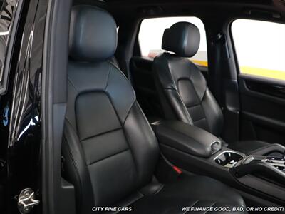 2019 Porsche Cayenne   - Photo 33 - Panorama City, CA 91402