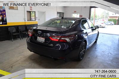 2021 Toyota Camry Hybrid SE   - Photo 9 - Panorama City, CA 91402