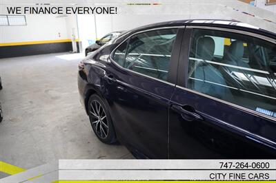 2021 Toyota Camry Hybrid SE   - Photo 10 - Panorama City, CA 91402