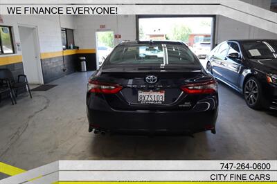 2021 Toyota Camry Hybrid SE   - Photo 8 - Panorama City, CA 91402