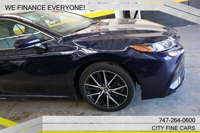 2021 Toyota Camry Hybrid SE   - Photo 12 - Panorama City, CA 91402