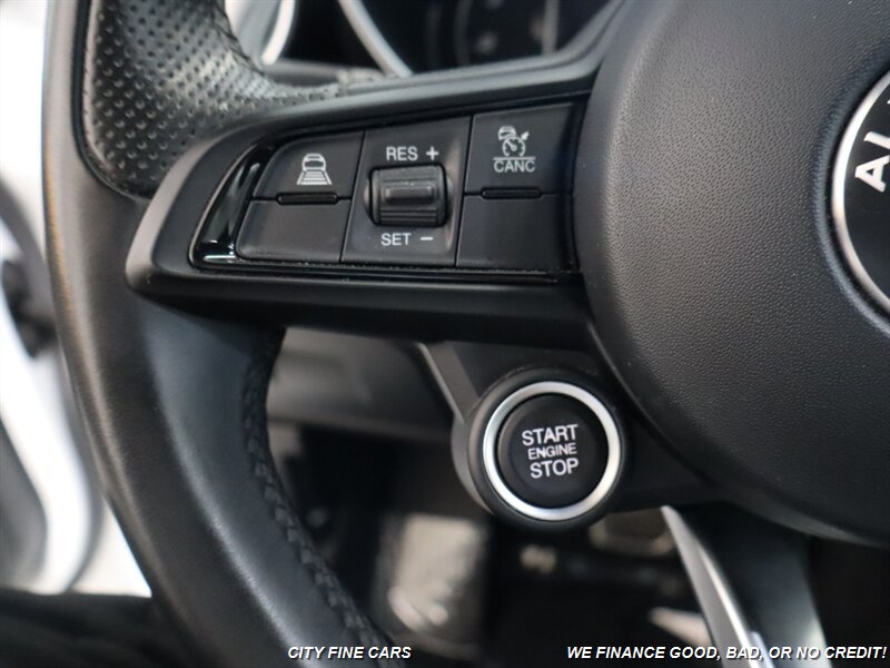 2023 Alfa Romeo Giulia Ti - Photo 17 - Panorama City, CA 91402