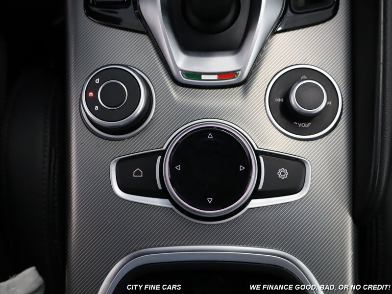 2023 Alfa Romeo Giulia Ti - Photo 26 - Panorama City, CA 91402