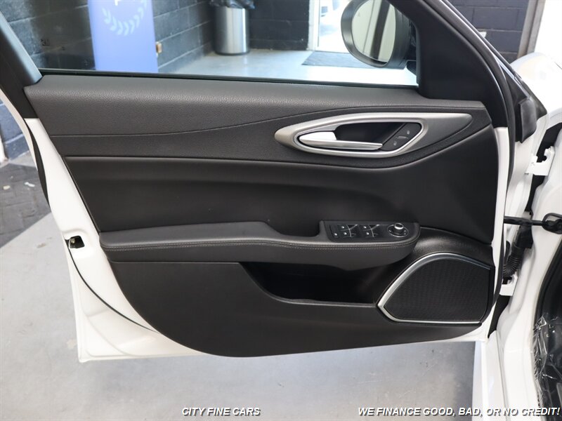 2023 Alfa Romeo Giulia Ti - Photo 15 - Panorama City, CA 91402