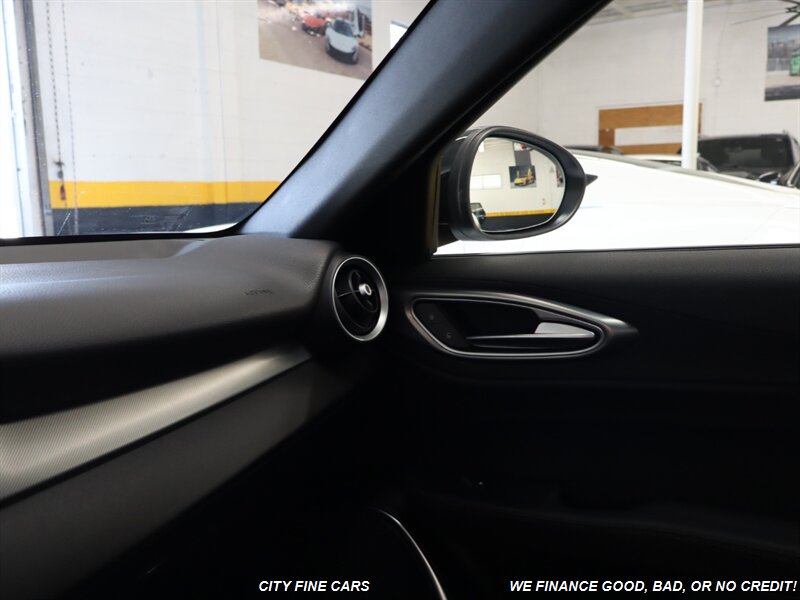 2023 Alfa Romeo Giulia Ti - Photo 27 - Panorama City, CA 91402