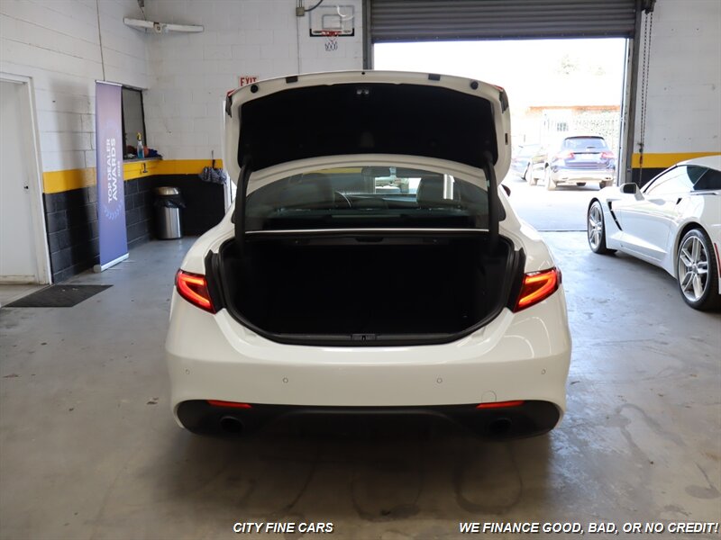 2023 Alfa Romeo Giulia Ti - Photo 34 - Panorama City, CA 91402