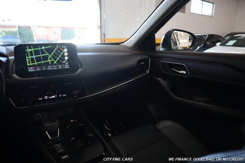 2022 Nissan Rogue Platinum - Photo 19
