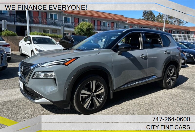 2022 Nissan Rogue Platinum   - Photo 1 - Panorama City, CA 91402