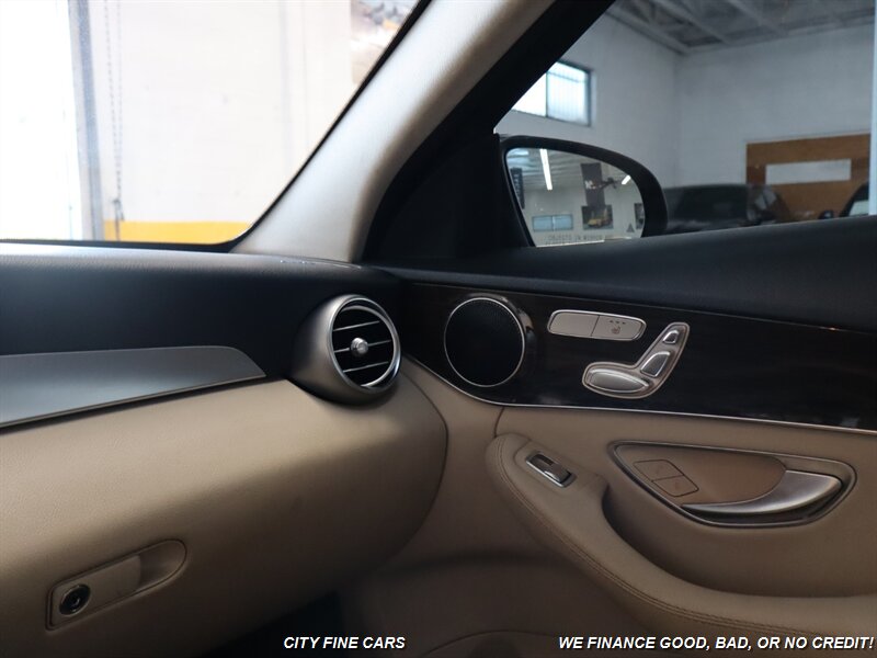 2017 Mercedes-Benz C 300   - Photo 24 - Panorama City, CA 91402