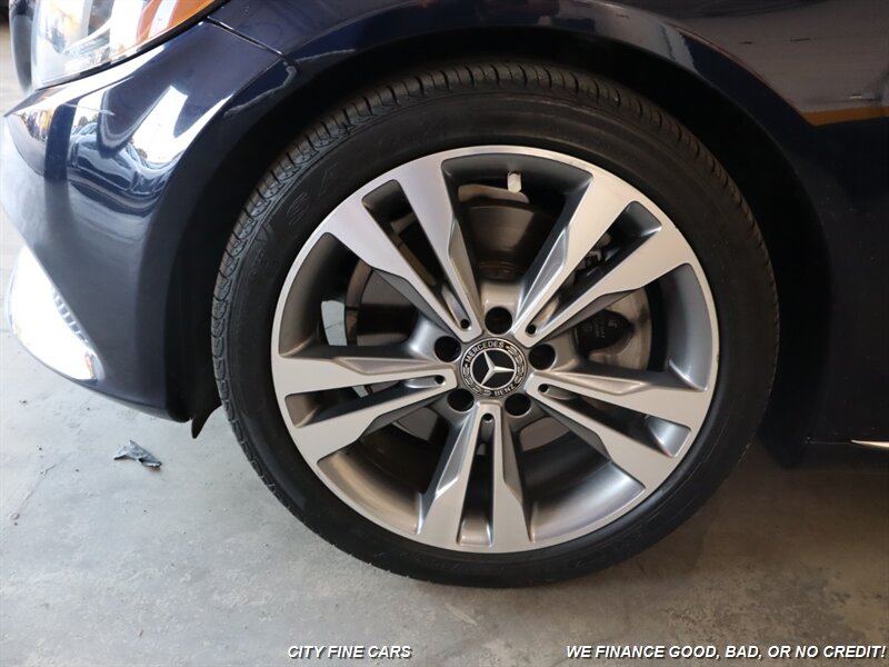 2017 Mercedes-Benz C 300   - Photo 4 - Panorama City, CA 91402