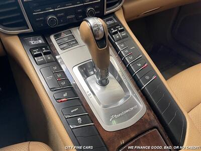 2015 Porsche Panamera   - Photo 27 - Panorama City, CA 91402