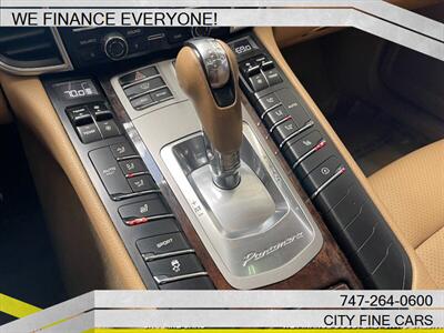 2015 Porsche Panamera   - Photo 27 - Panorama City, CA 91402