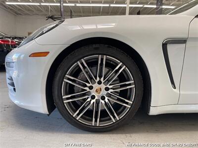 2015 Porsche Panamera   - Photo 5 - Panorama City, CA 91402