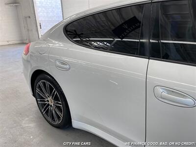 2015 Porsche Panamera   - Photo 12 - Panorama City, CA 91402