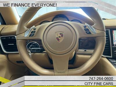 2015 Porsche Panamera   - Photo 18 - Panorama City, CA 91402