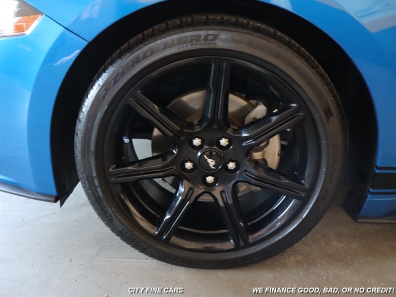 2020 Ford Mustang EcoBoost photo 3