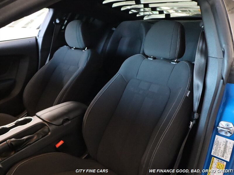 2020 Ford Mustang EcoBoost photo 25